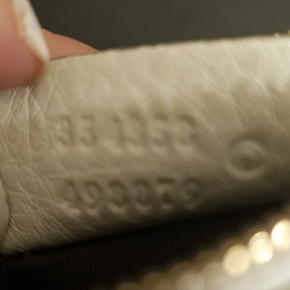 Gucci Soho Leather Tassel Key Pouch Cream GG Logo Authentic - Picture 7 of 11